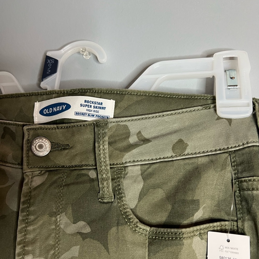 NWT Camo cargo pants - Picture 2 of 3